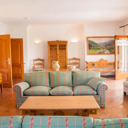 Altozano With Pool, Barbeque, Large Garden, And Fantastic Sea Views Villa Benidorm