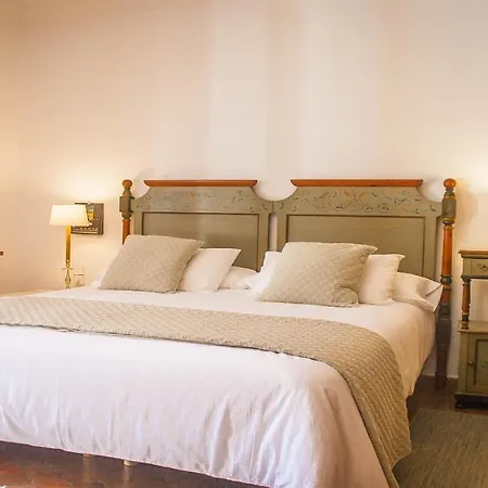 Altozano With Pool, Barbeque, Large Garden, And Fantastic Sea Views