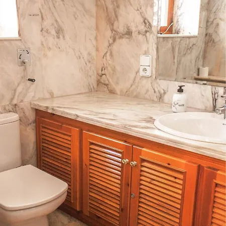 Altozano With Pool, Barbeque, Large Garden, And Fantastic Sea Views *