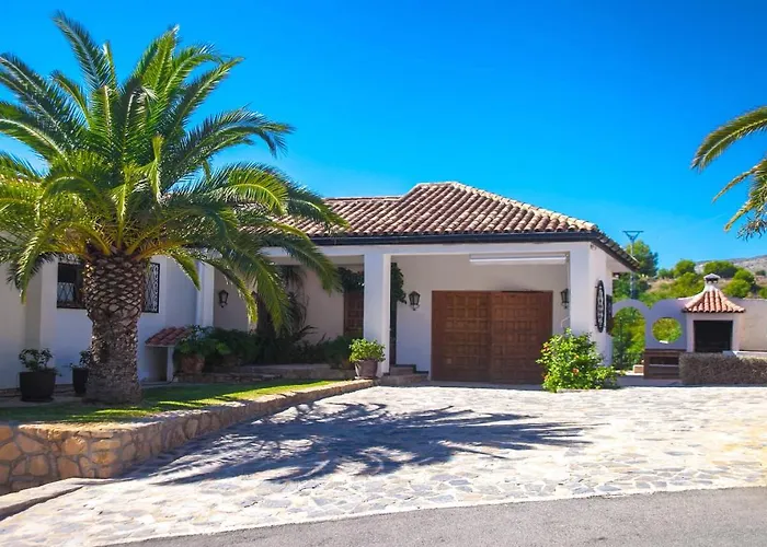 Villa Altozano With Pool, Barbeque, Large Garden, And Fantastic Sea Views Benidorm