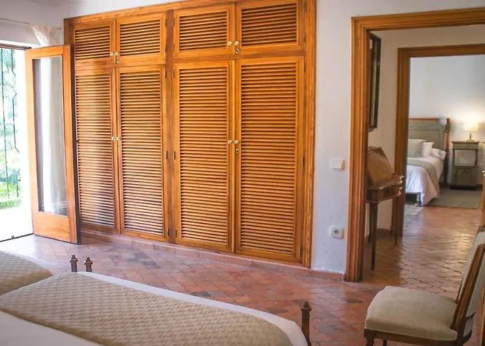 Villa Altozano With Pool, Barbeque, Large Garden, And Fantastic Sea Views *