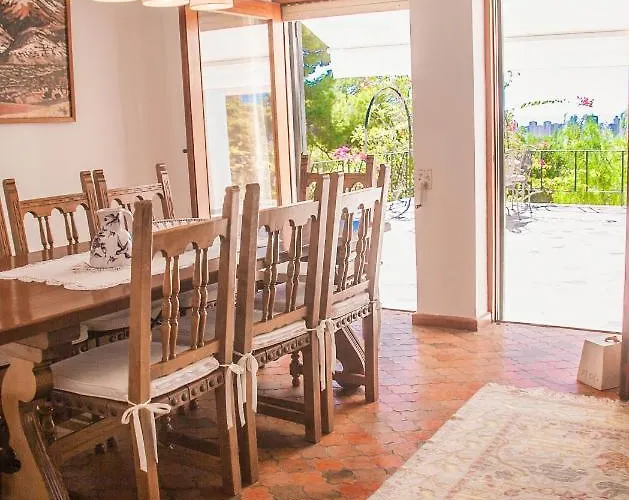 Altozano With Pool, Barbeque, Large Garden, And Fantastic Sea Views *
